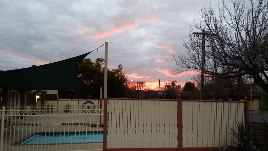 Tudor House Motel Shepparton Exterior foto